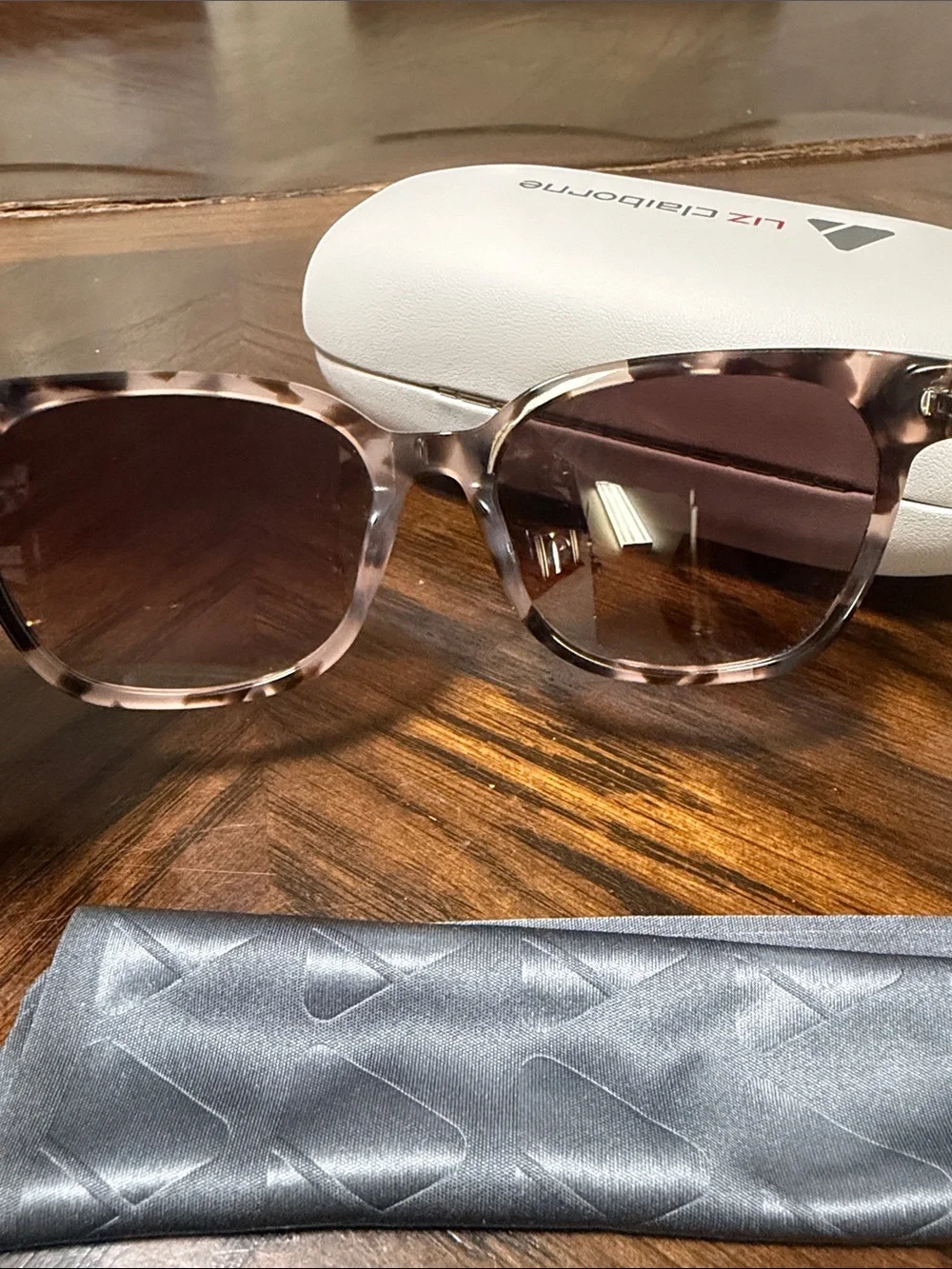Liz Claiborne Pink Tortoiseshell Frame Sunglasses with Brown Lenses